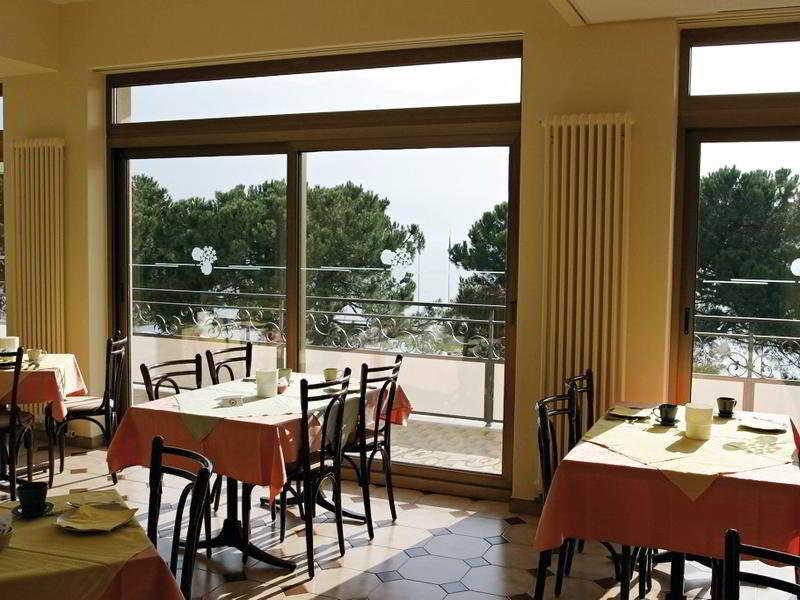 Hotel Geranio Au Lac Muralto Restaurant photo
